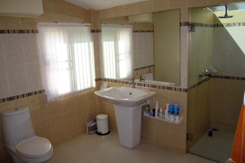 Haus in Pattaya, Thailand 4 Schlafzimmer № 45550 - Foto 15