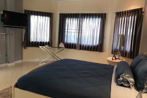 Haus in Pattaya, Thailand 5 Schlafzimmer № 45542 - Foto 3