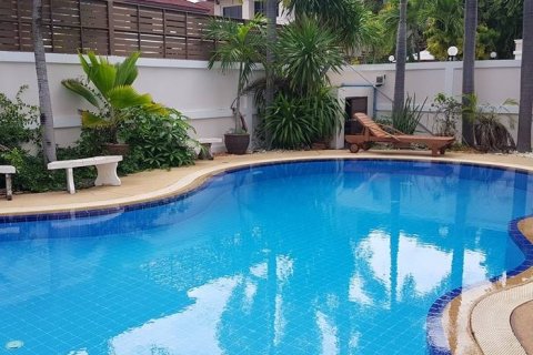 Haus in Pattaya, Thailand 5 Schlafzimmer № 45526 - Foto 2