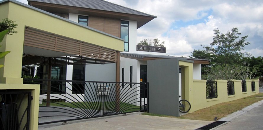 Haus in Pattaya, Thailand 4 Schlafzimmer № 45496