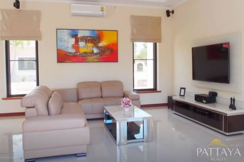 Haus in Pattaya, Thailand 4 Schlafzimmer № 45437