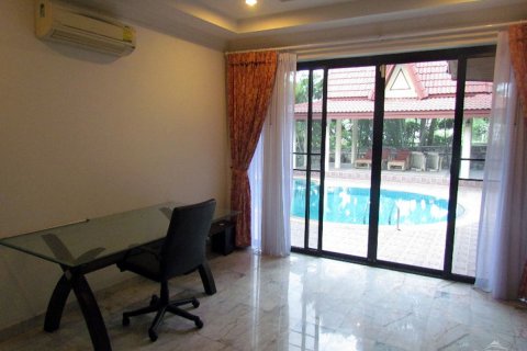 Haus in Pattaya, Thailand 4 Schlafzimmer № 45430 - Foto 23