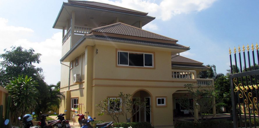 Haus in Pattaya, Thailand 4 Schlafzimmer № 45500