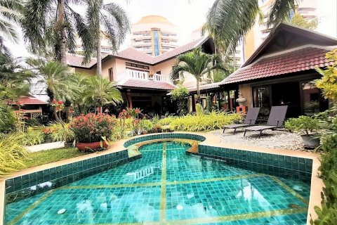 Haus in Pattaya, Thailand 4 Schlafzimmer № 46600 - Foto 2