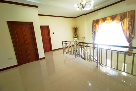 Casa de 5 dormitorios en Bang Lamung, Tailandia № 8976 - foto 23
