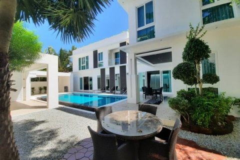 Casa de 5 dormitorios en Pattaya, Tailandia № 9121
