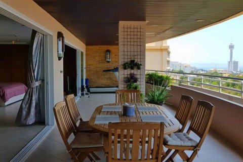 Condominio de 3 dormitorios en Pattaya, Tailandia № 8824