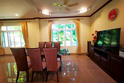 Casa de 5 dormitorios en Bang Lamung, Tailandia № 8976 - foto 12