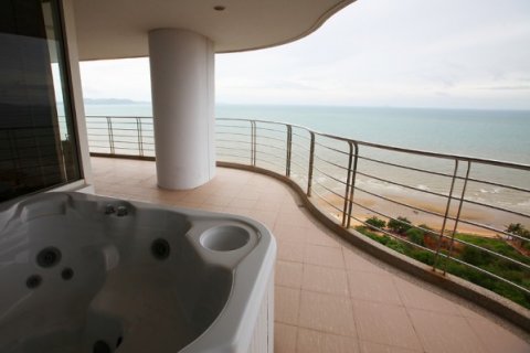 Condominio de 3 dormitorios en Pattaya, Tailandia № 8386