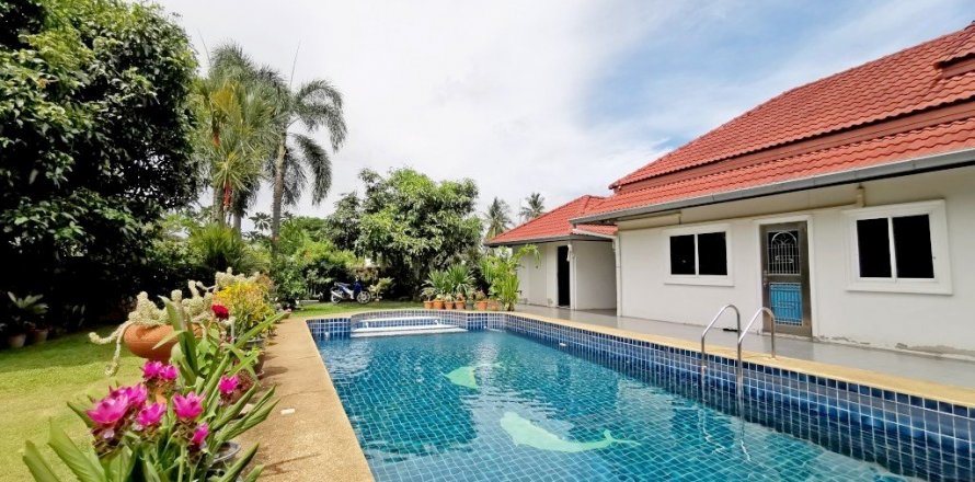 Casa de 4 dormitorios en Pattaya, Tailandia № 8629