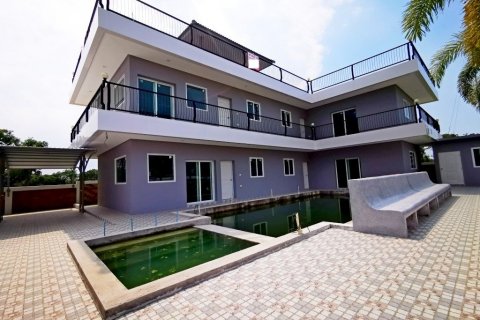 Casa de 5 dormitorios en Pattaya, Tailandia № 9837