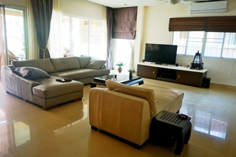 Casa de 3 dormitorios en Pattaya, Tailandia № 9836 - foto 9
