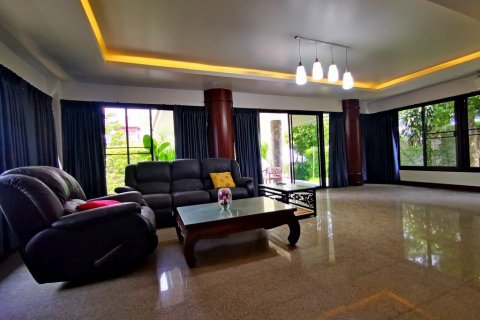 Casa de 3 dormitorios en Pattaya, Tailandia № 8590 - foto 9
