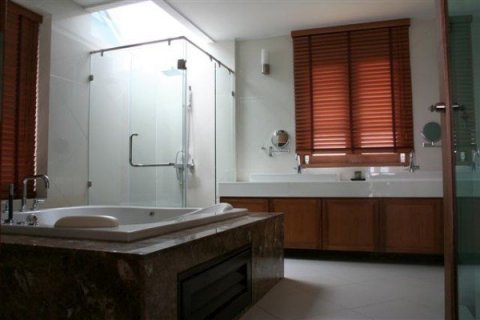 Casa de 5 dormitorios en Pattaya, Tailandia № 8749 - foto 9