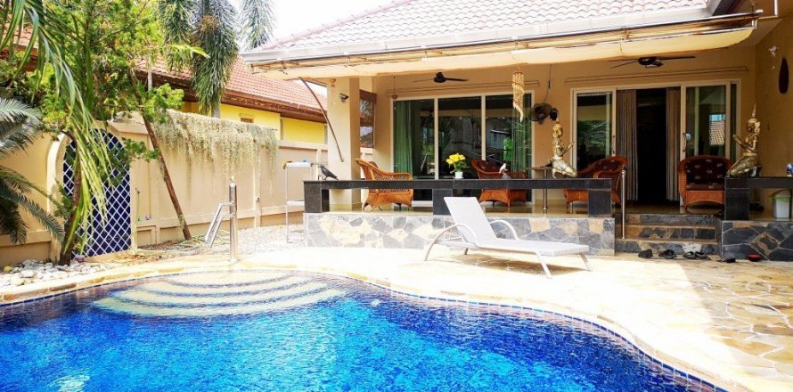 Casa de 3 dormitorios en Pattaya, Tailandia № 9836