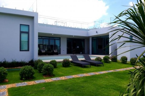 Casa de 4 dormitorios en Pattaya, Tailandia № 8627 - foto 3
