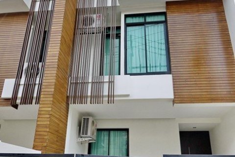 Casa de 4 dormitorios en Pattaya, Tailandia № 8900 - foto 20