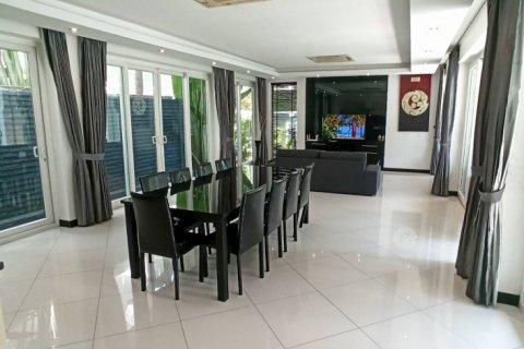 Casa de 4 dormitorios en Pattaya, Tailandia № 9014 - foto 9