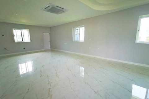 Casa de 5 dormitorios en Pattaya, Tailandia № 9837 - foto 10