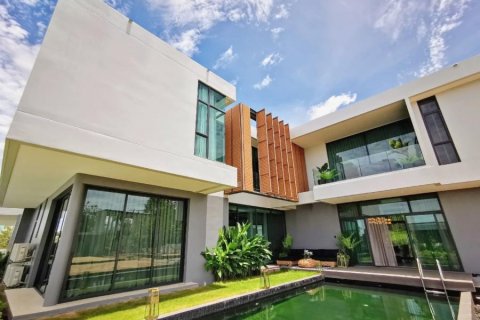 Casa de 4 dormitorios en Pattaya, Tailandia № 8346