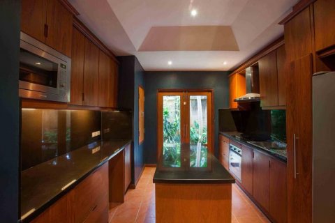 Casa de 4 dormitorios en Pattaya, Tailandia № 8574 - foto 11
