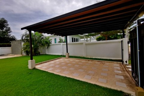 Casa de 3 dormitorios en Pattaya, Tailandia № 8227 - foto 27
