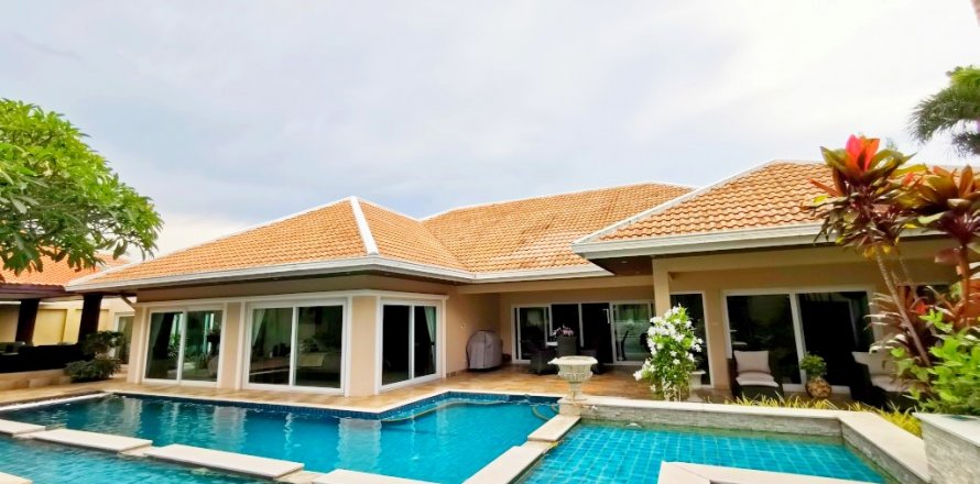 Casa de 4 dormitorios en Pattaya, Tailandia № 9099