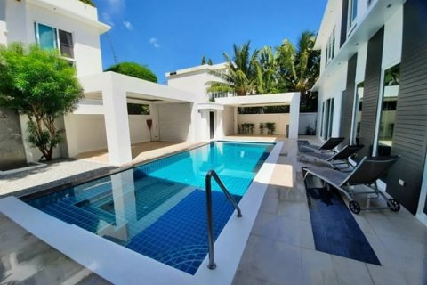 Casa de 5 dormitorios en Pattaya, Tailandia № 9121 - foto 3