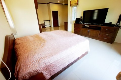Casa de 5 dormitorios en Bang Lamung, Tailandia № 8976 - foto 28