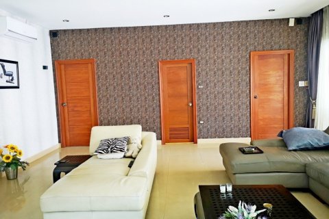 Casa de 3 dormitorios en Pattaya, Tailandia № 9836 - foto 11