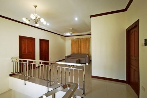 Casa de 5 dormitorios en Bang Lamung, Tailandia № 8976 - foto 22