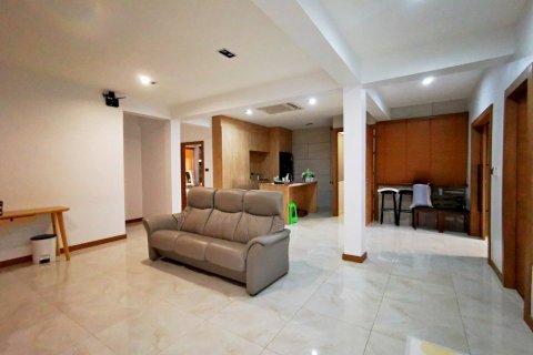 Local comercial 704 m2 en Pattaya, Tailandia № 9233 - foto 25