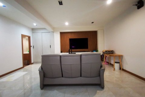 Local comercial 704 m2 en Pattaya, Tailandia № 9233 - foto 24