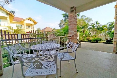 Casa de 5 dormitorios en Bang Lamung, Tailandia № 8976 - foto 4