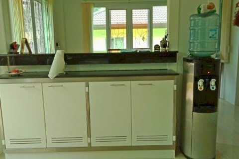 Casa de 4 dormitorios en Bang Lamung, Tailandia № 8357 - foto 16