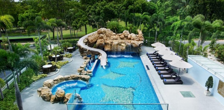 Local comercial 7338 m2 en Pattaya, Tailandia № 8763