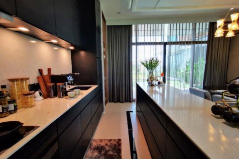 Casa de 4 dormitorios en Pattaya, Tailandia № 8346 - foto 13