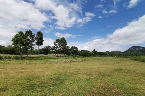Terreno en Pattaya, Tailandia № 9085 - foto 3
