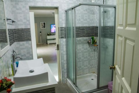 Casa de 6 dormitorios en Pattaya, Tailandia № 8850 - foto 12