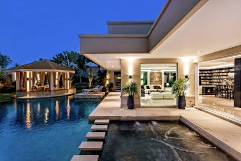 Casa de 8 dormitorios en Pattaya, Tailandia № 8901 - foto 4