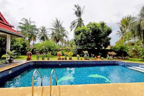 Casa de 4 dormitorios en Pattaya, Tailandia № 8629 - foto 3