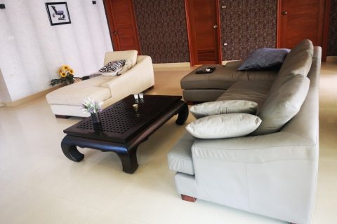 Casa de 3 dormitorios en Pattaya, Tailandia № 9836 - foto 12