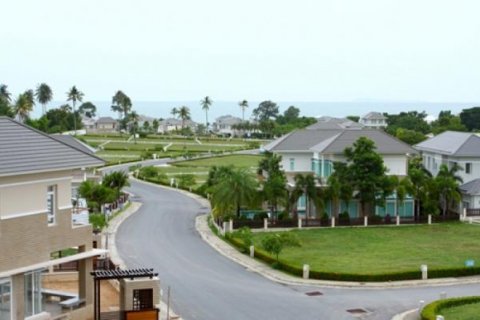 Terreno en Pattaya, Tailandia № 8597 - foto 4