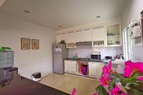 Casa de 4 dormitorios en Bang Lamung, Tailandia № 8357 - foto 15