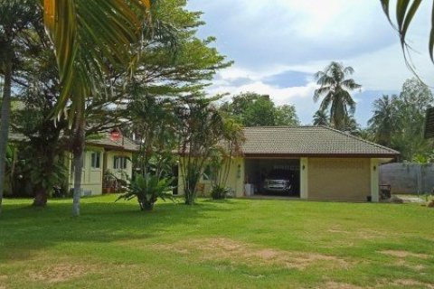 Casa de 4 dormitorios en Bang Lamung, Tailandia № 8357 - foto 3