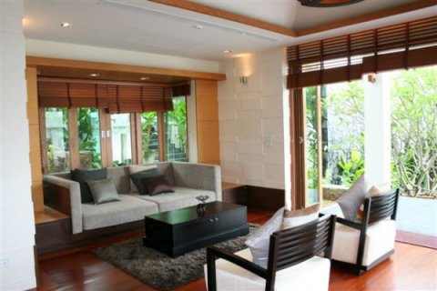 Casa de 5 dormitorios en Pattaya, Tailandia № 8749 - foto 7