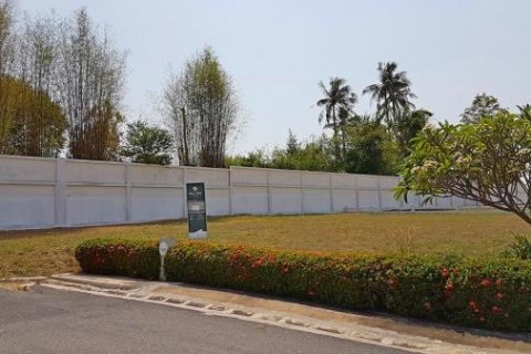 Terreno en Pattaya, Tailandia № 8596 - foto 9