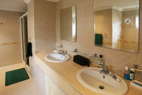 Condominio de 2 dormitorios en Pattaya, Tailandia № 8774 - foto 10