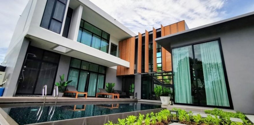 Casa de 3 dormitorios en Pattaya, Tailandia № 8341