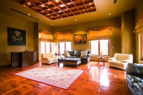 Casa de 4 dormitorios en Bang Lamung, Tailandia № 8362 - foto 5